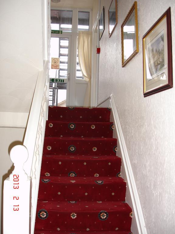 Beachmount Holiday Apartments Rhôs-on-Sea Esterno foto