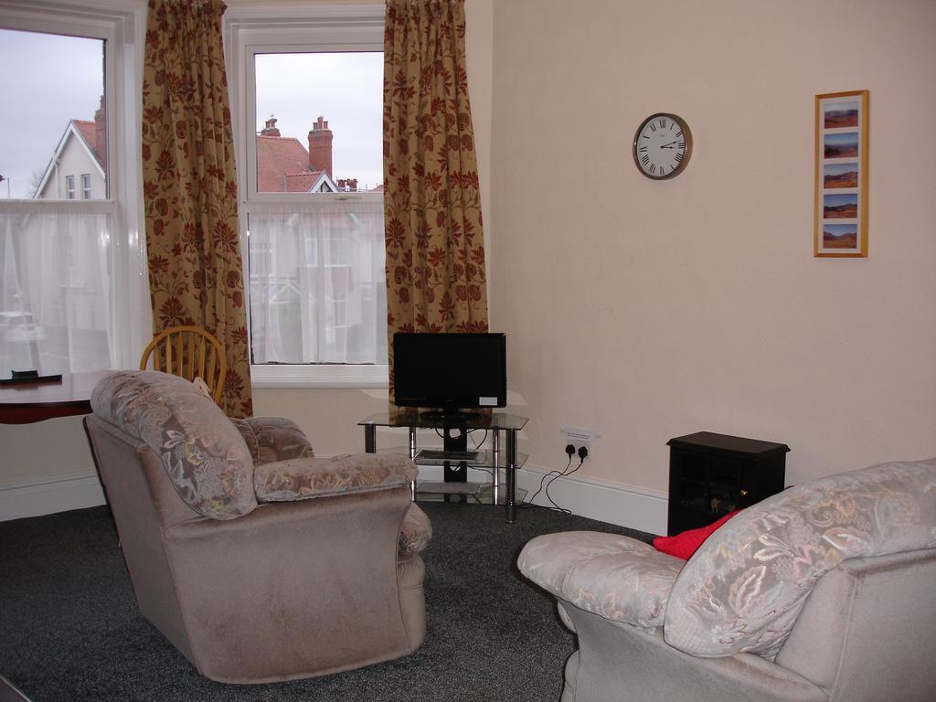 Beachmount Holiday Apartments Rhôs-on-Sea Esterno foto